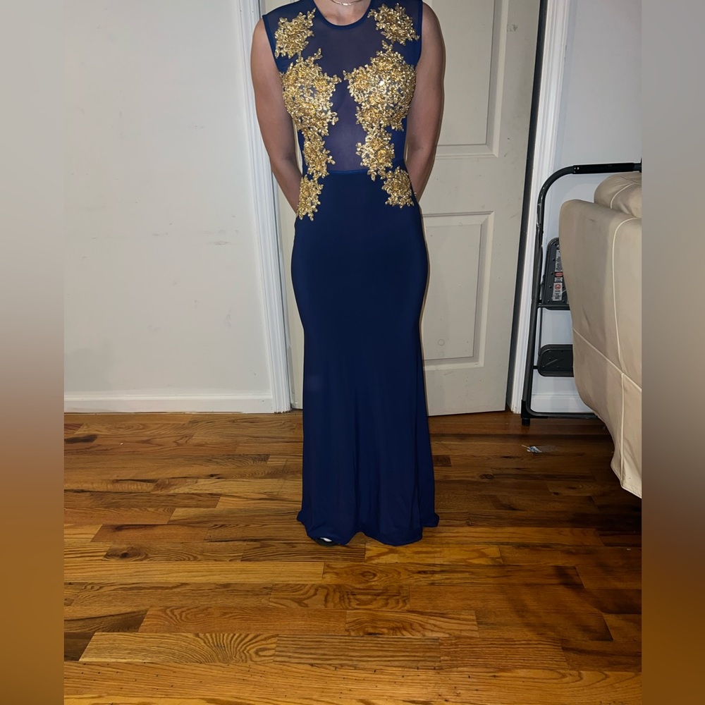 Prom dress custom made for a petite beautiful dress great material